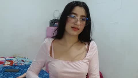 Perla online show from 06/05/26, 02:51