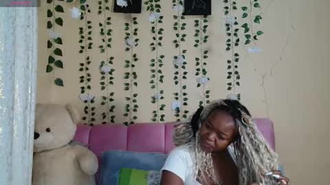 Snapshot of pinkysmiles chatting on 03/21/26, 12:59 Pinky online show from 03/21/26, 12:59