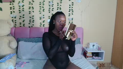 Snapshot of pinkysmiles chatting on 03/26/26, 02:00 Pinky online show from 03/26/26, 02:00