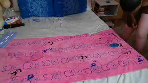 Snapshot of pinkysmiles chatting on 04/16/26, 01:23 Pinky online show from 04/16/26, 01:23