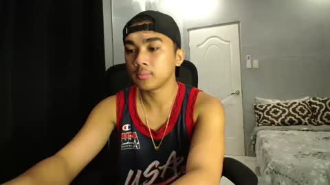 Snapshot of pinoyadriannexxx chatting on 09/28/25, 12:38 Adrianne online show from 09/28/25, 12:38
