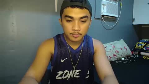 Snapshot of pinoyadriannexxx chatting on 12/21/25, 10:44 Adrianne online show from 12/21/25, 10:44