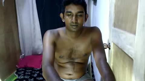 Snapshot of pinoybbc_xx chatting on 03/19/26, 02:43 rayvienn online show from 03/19/26, 02:43