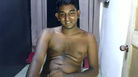 Snapshot of pinoybbc_xx chatting on 04/07/26, 04:07 rayvienn online show from 04/07/26, 04:07