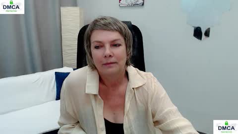 Bella online show from 10/29/25, 09:33