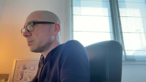 Snapshot of piouckk chatting on 01/27/25, 12:48 piouckk online show from 01/27/25, 12:48