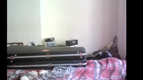 Snapshot of pipers1111 chatting on 05/01/26, 12:43 pipers1111 online show from 05/01/26, 12:43