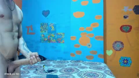 Snapshot of pipeshowtime chatting on 06/01/26, 06:31 VALENTINA y PIPE online show from 06/01/26, 06:31