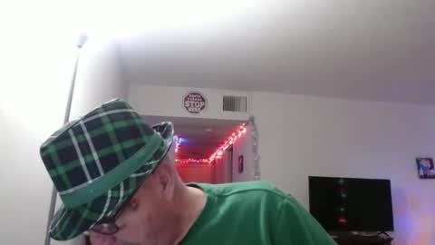 Snapshot of pipewizard chatting on 12/01/24, 11:25 pipewizard online show from 12/01/24, 11:25
