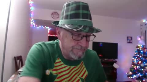 Snapshot of pipewizard chatting on 12/21/24, 12:42 pipewizard online show from 12/21/24, 12:42