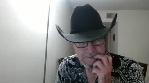 Snapshot of pipewizard chatting on 02/01/25, 12:07 pipewizard online show from 02/01/25, 12:07