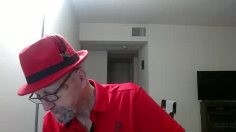 Snapshot of pipewizard chatting on 02/15/25, 12:04 pipewizard online show from 02/15/25, 12:04