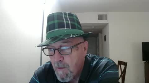 Snapshot of pipewizard chatting on 02/23/25, 12:19 pipewizard online show from 02/23/25, 12:19