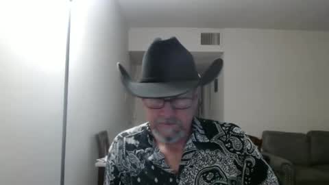 Snapshot of pipewizard chatting on 10/09/25, 11:25 pipewizard online show from 10/09/25, 11:25