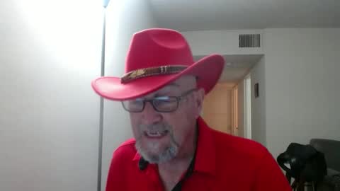 Snapshot of pipewizard chatting on 10/22/25, 11:04 pipewizard online show from 10/22/25, 11:04