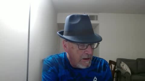 Snapshot of pipewizard chatting on 10/23/25, 11:14 pipewizard online show from 10/23/25, 11:14