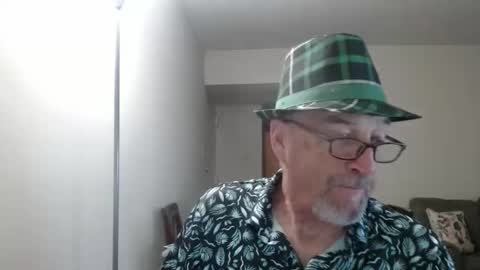 Snapshot of pipewizard chatting on 10/28/25, 10:34 pipewizard online show from 10/28/25, 10:34