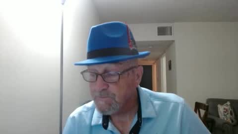 Snapshot of pipewizard chatting on 10/29/25, 11:06 pipewizard online show from 10/29/25, 11:06