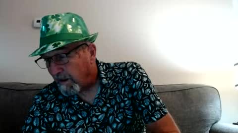 Snapshot of pipewizard chatting on 06/14/26, 10:34 pipewizard online show from 06/14/26, 10:34