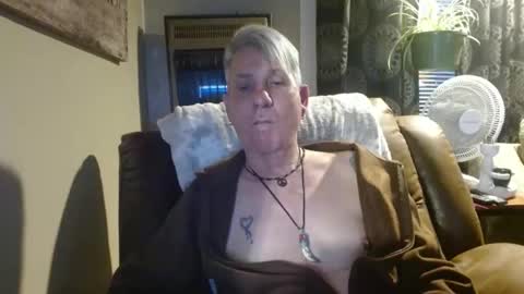 Snapshot of pirate334 chatting on 02/09/25, 11:46 pirate334 online show from 02/09/25, 11:46