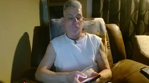 Snapshot of pirate334 chatting on 12/22/25, 12:18 pirate334 online show from 12/22/25, 12:18