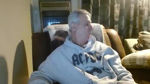 Snapshot of pirate334 chatting on 02/08/26, 02:04 pirate334 online show from 02/08/26, 02:04