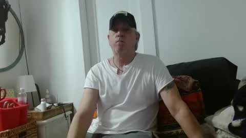 Snapshot of pirate334 chatting on 05/14/26, 01:29 pirate334 online show from 05/14/26, 01:29