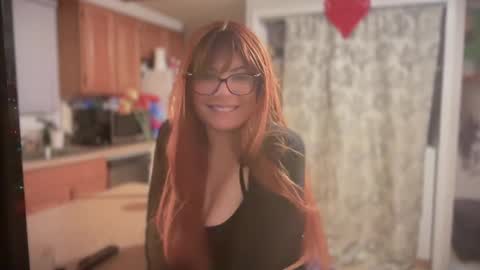 Snapshot of pirdybirdyxo chatting on 02/09/25, 12:06 pirdybirdyxo online show from 02/09/25, 12:06