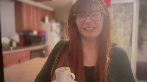 Snapshot of pirdybirdyxo chatting on 02/13/25, 02:34 pirdybirdyxo online show from 02/13/25, 02:34