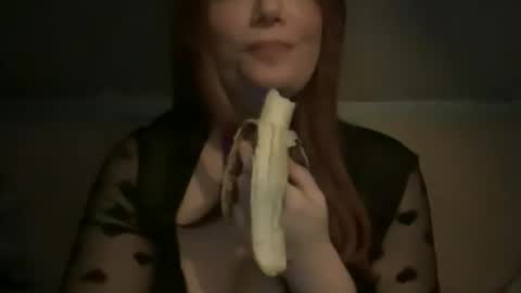 Snapshot of pirdybirdyxo chatting on 09/26/25, 11:09 pirdybirdyxo online show from 09/26/25, 11:09