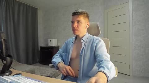 Pierre online show from 10/04/25, 06:33