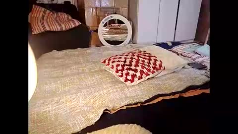 Snapshot of pisces922 chatting on 01/04/25, 10:02 Dominik online show from 01/04/25, 10:02