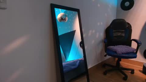 Dani online show from 12/16/25, 02:27