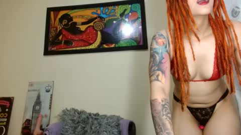 Snapshot of pitches_02 chatting on 10/01/25, 09:21 Alejandra online show from 10/01/25, 09:21