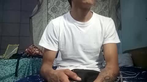 pito_suelto13 online show from 10/19/25, 03:29