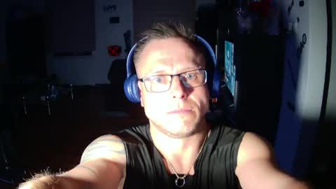 Snapshot of pitrs30sexy chatting on 04/19/26, 06:54 pitrs30sexy online show from 04/19/26, 06:54