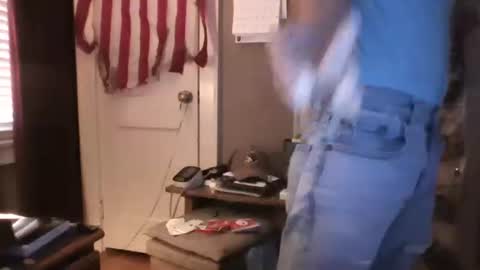 whom like be watching.i online show from 01/18/26, 05:17