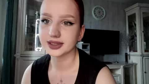 Caroline online show from 05/01/26, 09:03