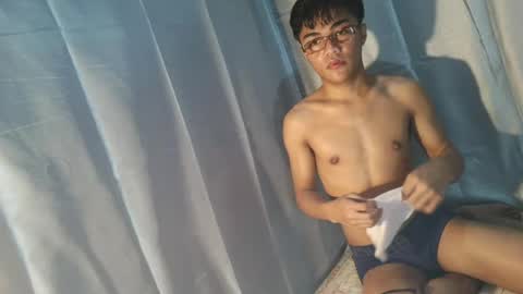 Snapshot of pixie_hugecock chatting on 07/13/26, 07:16 jay online show from 07/13/26, 07:16