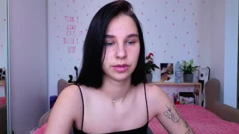 Molly online show from 05/25/26, 06:19