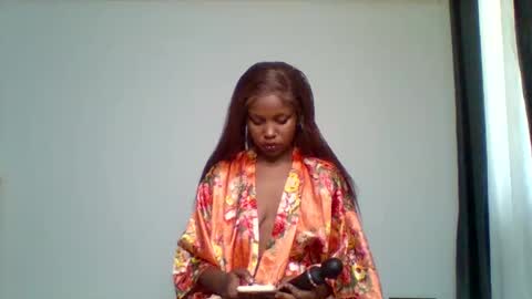 Snapshot of pixie_roman chatting on 10/31/25, 08:37 Majesty online show from 10/31/25, 08:37