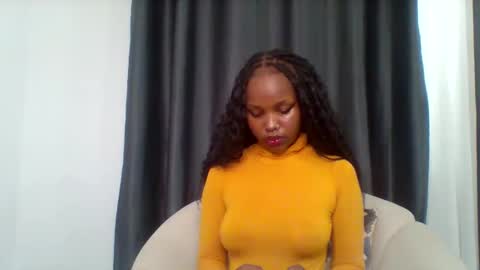 Snapshot of pixie_roman chatting on 11/29/25, 08:06 Majesty online show from 11/29/25, 08:06