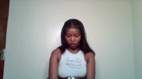 Snapshot of pixie_roman chatting on 03/11/26, 04:18 Majesty online show from 03/11/26, 04:18