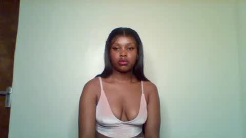 Snapshot of pixie_roman chatting on 03/13/26, 03:46 Majesty online show from 03/13/26, 03:46