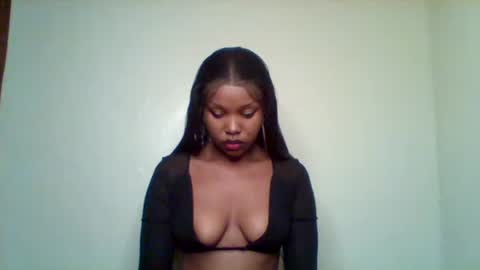 Snapshot of pixie_roman chatting on 03/17/26, 01:54 Majesty online show from 03/17/26, 01:54