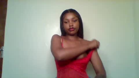 Snapshot of pixie_roman chatting on 03/18/26, 07:55 Majesty online show from 03/18/26, 07:55