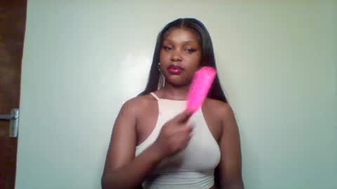 Snapshot of pixie_roman chatting on 03/19/26, 04:00 Majesty online show from 03/19/26, 04:00