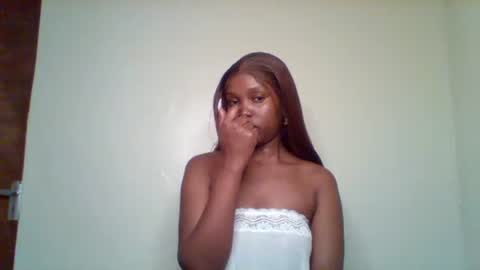 Snapshot of pixie_roman chatting on 03/27/26, 08:37 Majesty online show from 03/27/26, 08:37