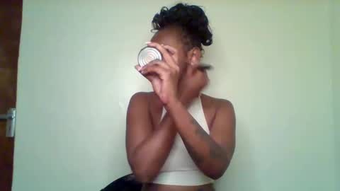 Snapshot of pixie_roman chatting on 04/13/26, 04:18 Majesty online show from 04/13/26, 04:18