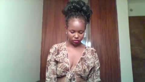 Snapshot of pixie_roman chatting on 04/21/26, 09:26 Majesty online show from 04/21/26, 09:26